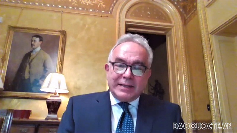 Phó Trợ lý Tổng thống, điều phối viên khu vực Ấn Độ Dương-Thái Bình Dương Kurt Campbell phát biểu. Phó Trợ lý Tổng thống, điều phối viên khu vực Ấn Độ Dương-Thái Bình Dương Kurt Campbell phát biểu.