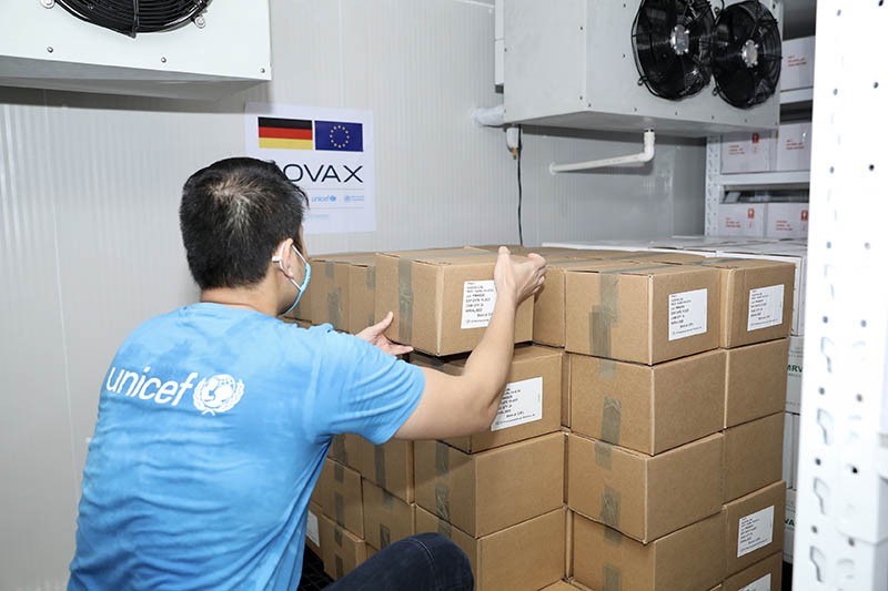 Ngày 16/9, 852.480 liều vaccine AstraZeneca ngừa Covdi-19 do chính phủ Đức hỗ trợ đã về đến Hà Nội,.