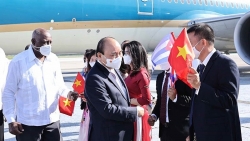Chủ tịch nước Nguyễn Xuân Phúc tới La Habana, bắt đầu thăm chính thức Cuba