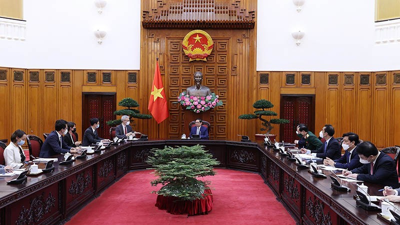 Thủ tướng Phạm Minh Chính tiếp Đại sứ Cộng hòa Pháp tại Việt Nam Nicolas Warnery. (Nguồn: TTXVN)