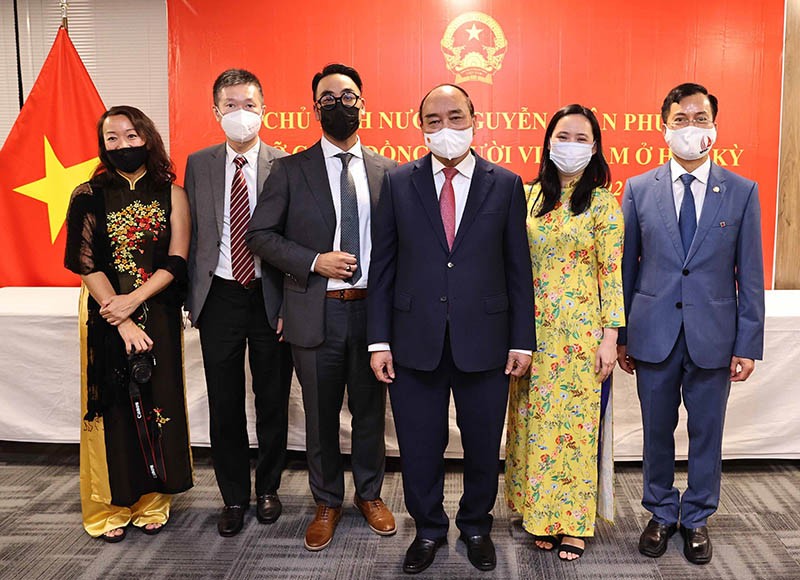 Chủ tịch nước: Cộng đồng người Việt ở nước ngoài đã có những đóng góp to lớn vào sự phát triển của đất nước Chủ tịch nước: Cộng đồng người Việt ở nước ngoài đã có những đóng góp to lớn vào sự phát triển của đất nước