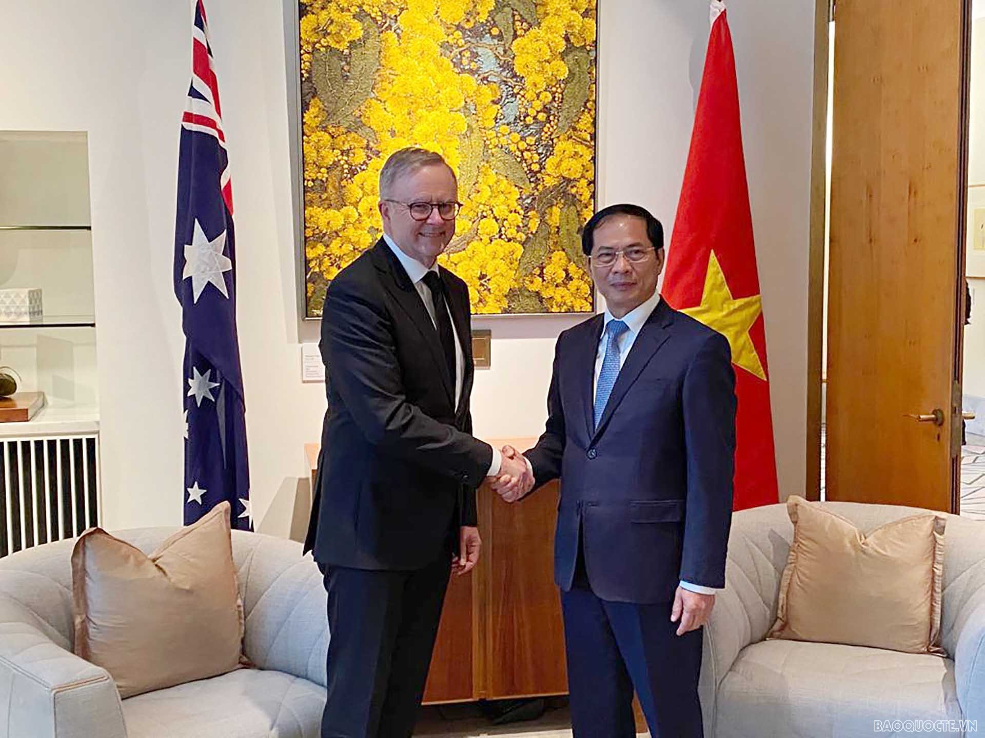 Bộ trưởng Ngoại giao Bùi Thanh Sơn chào xã giao Thủ tướng Australia Anthony Albanese Bộ trưởng Ngoại giao Bùi Thanh Sơn chào xã giao Thủ tướng Australia Anthony Albanese