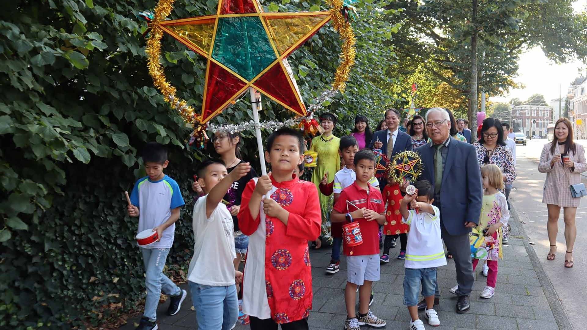 Tết Trung thu tại Hà Lan góp phần thắt chặt hơn tình đoàn kết trong cộng đồng