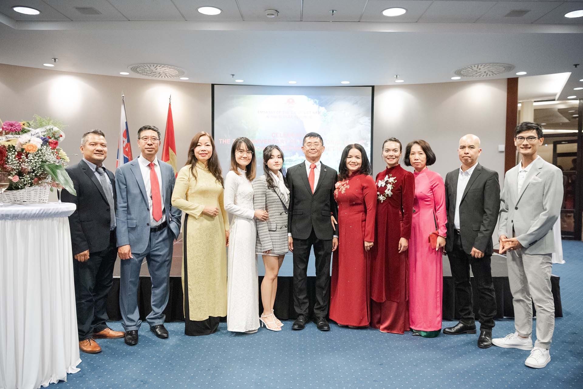 Long trọng tổ chức kỷ niệm 77 năm Quốc khánh Việt Nam tại Slovakia