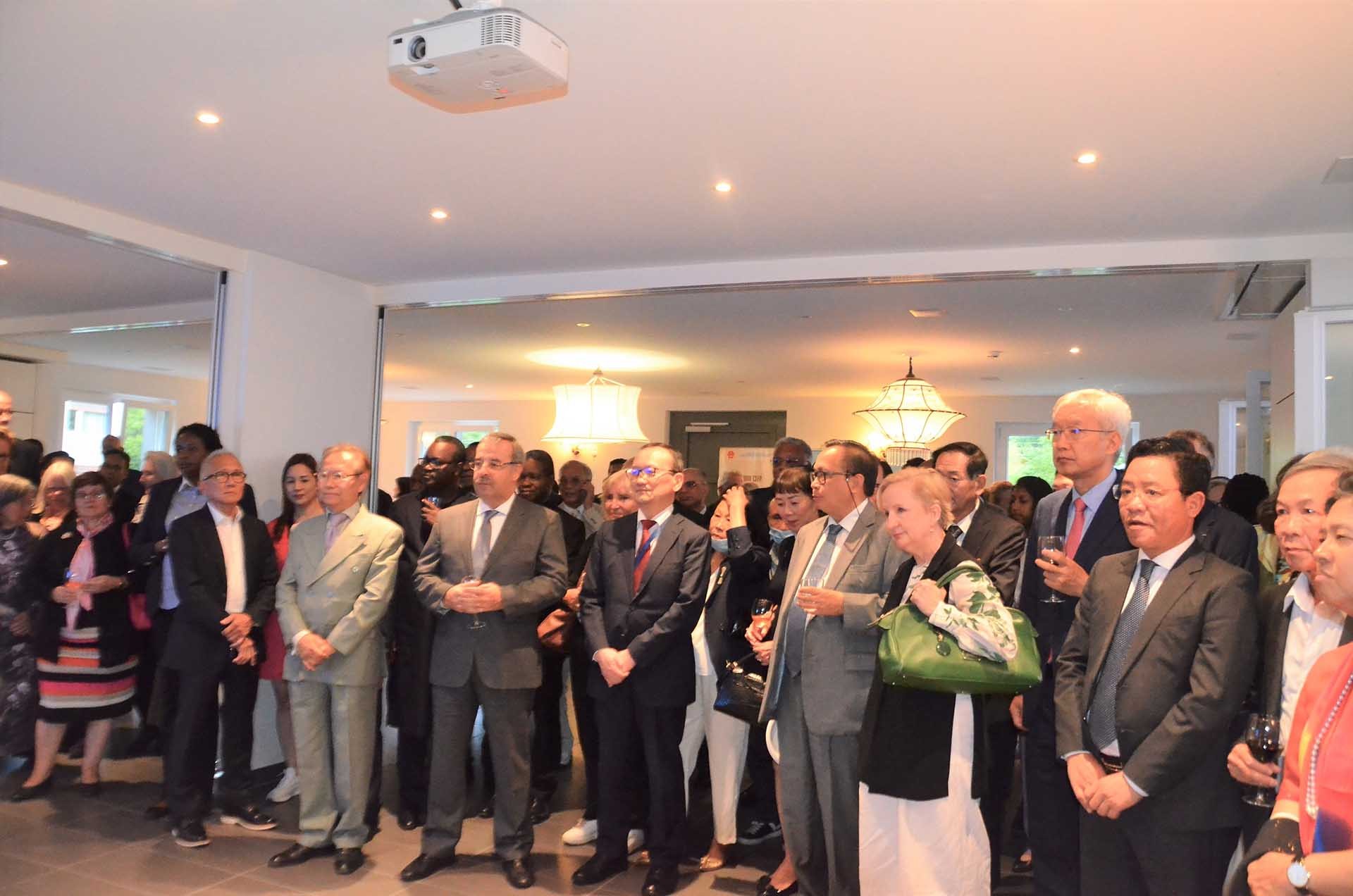 Một góc quang cảnh khách tham dự Lễ kỷ niệm 77 năm Quốc khánh và 45 năm Việt Nam tham gia LHQ tại Phái đoàn Việt Nam ở Geneva, ngày 14/9. (Nguồn: TTXVN)