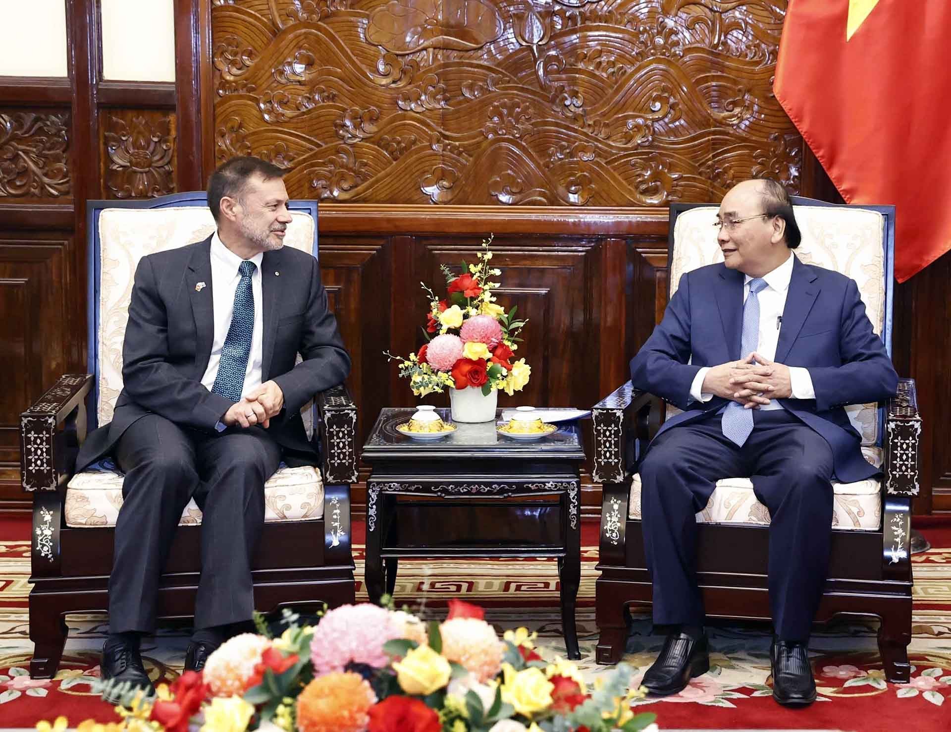 Chủ tịch nước Nguyễn Xuân Phúc tiếp các Đại sứ Hà Lan, Hungary, Australia và Luxembourg trình quốc thư