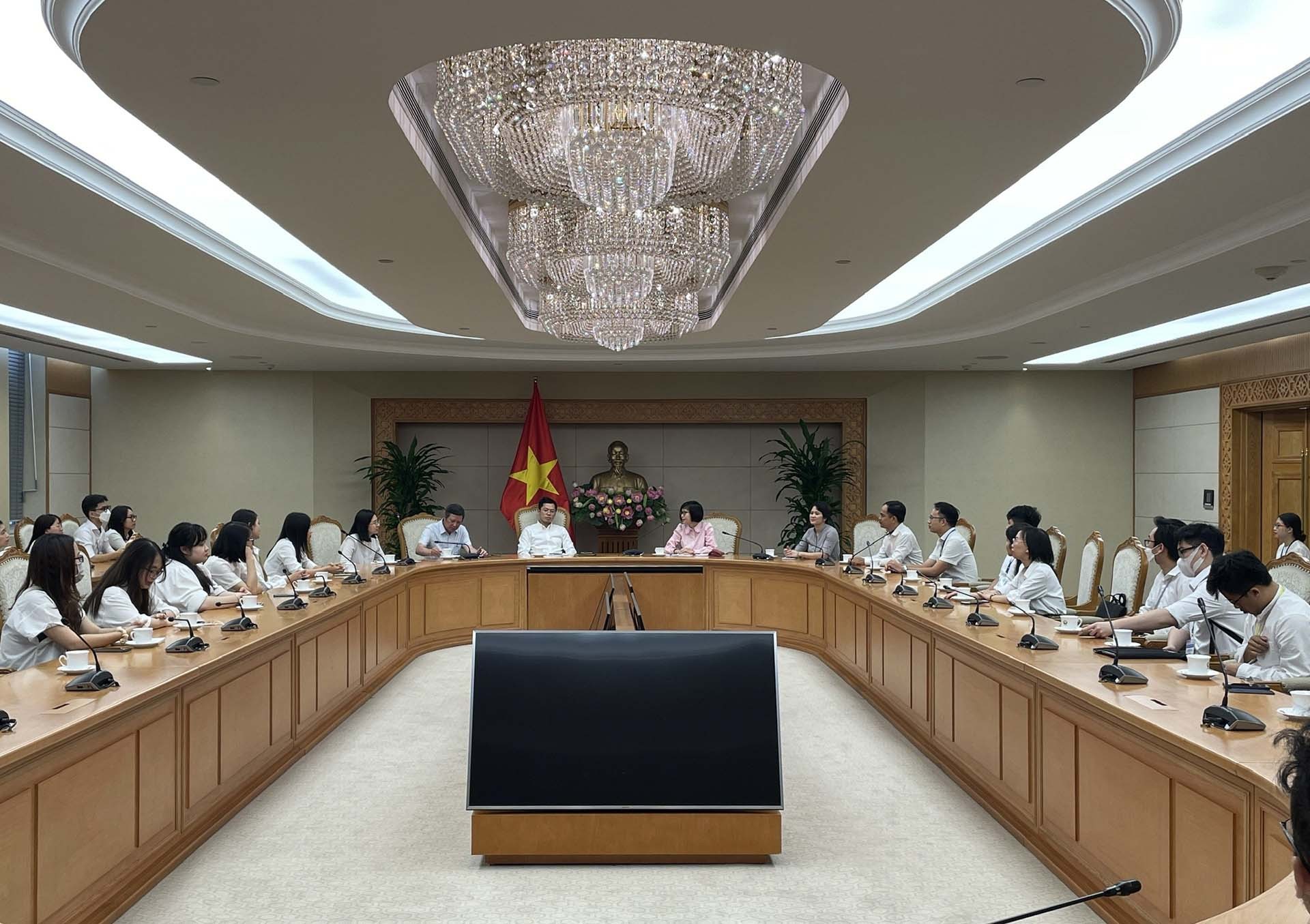 Các học viên của lớp bồi dưỡng Tiền công vụ năm 2022 tại Văn phòng Chính phủ. Các học viên của lớp bồi dưỡng Tiền công vụ năm 2022 tại Văn phòng Chính phủ.