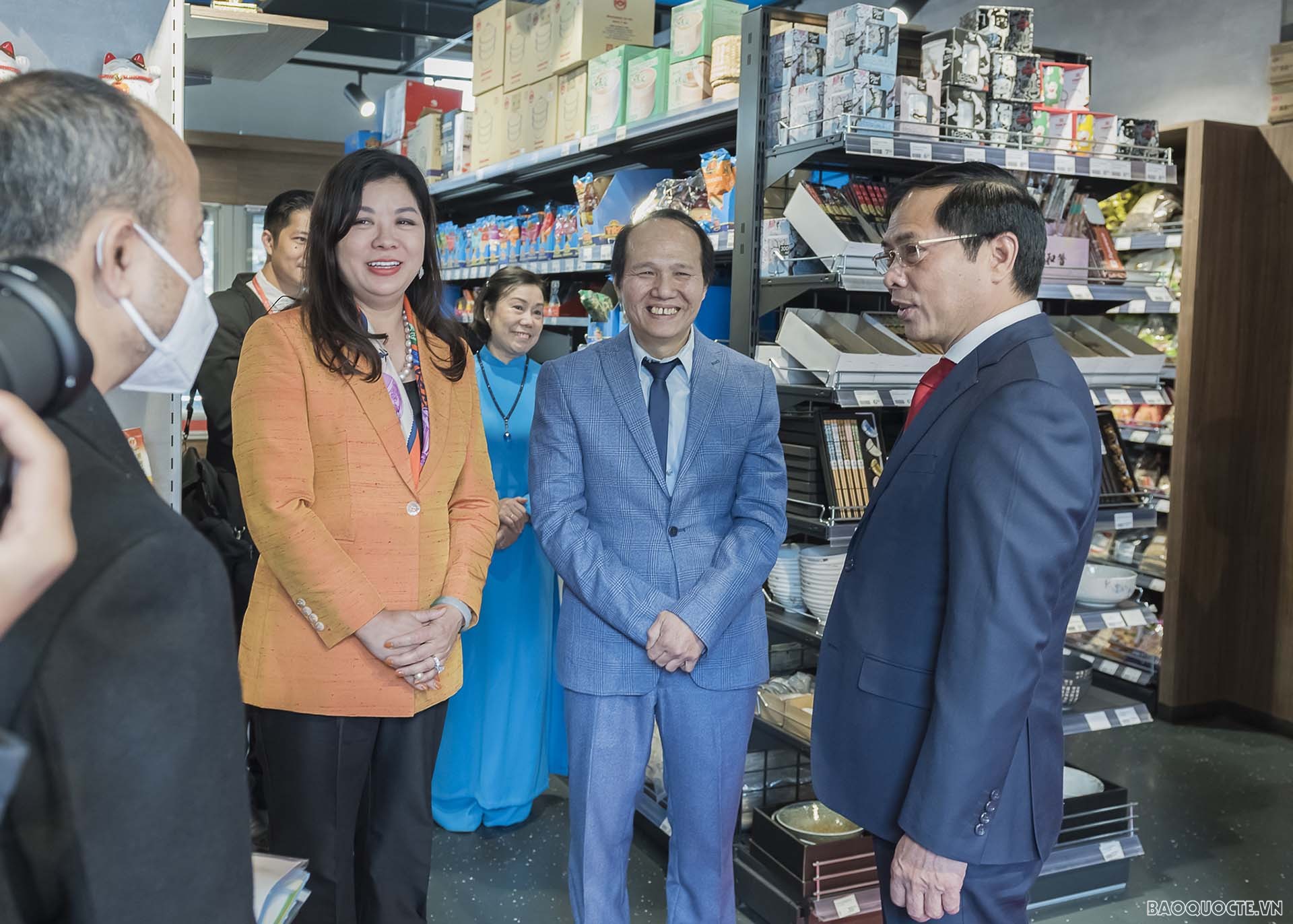 Bộ trưởng Ngoại giao Bùi Thanh Sơn dự khai mạc sự kiện Không gian văn hóa Việt Nam tại Áo