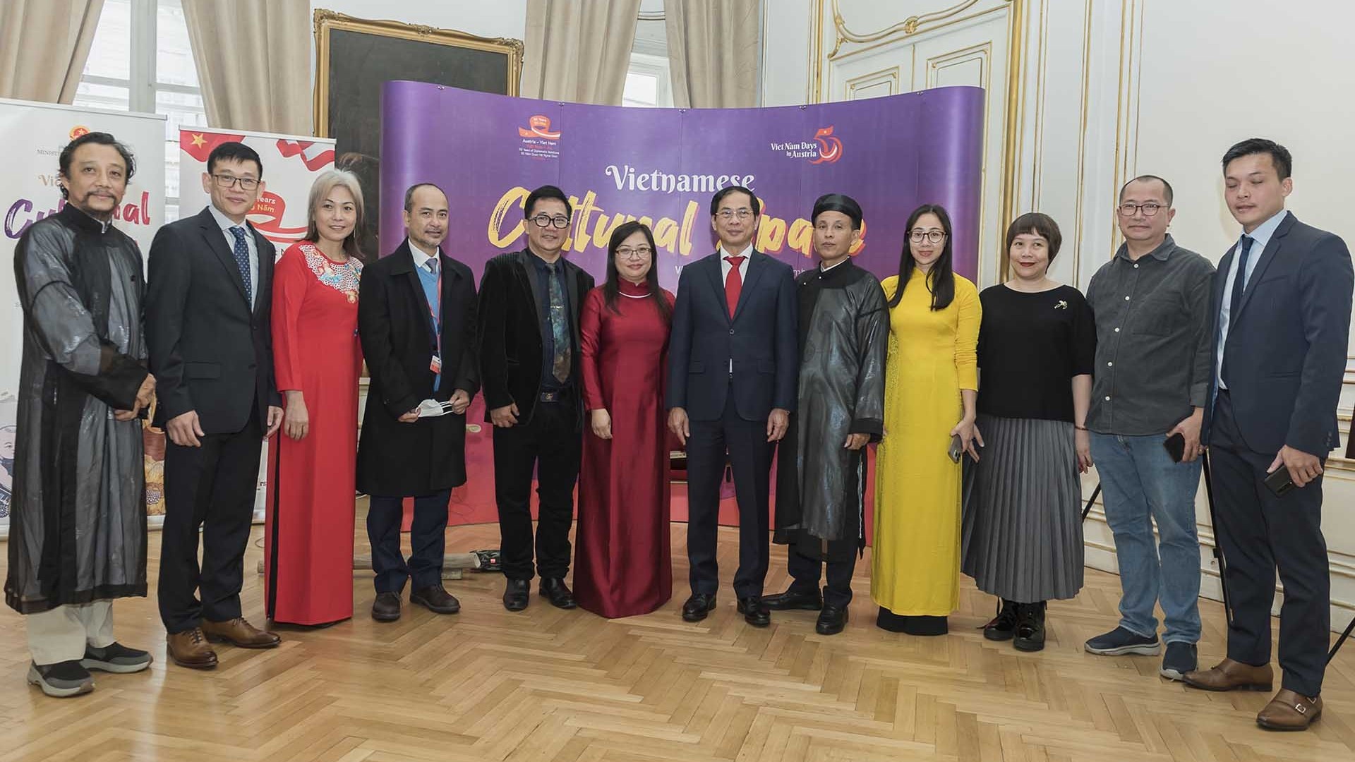 Bộ trưởng Ngoại giao Bùi Thanh Sơn dự khai mạc sự kiện Không gian văn hóa Việt Nam tại Áo