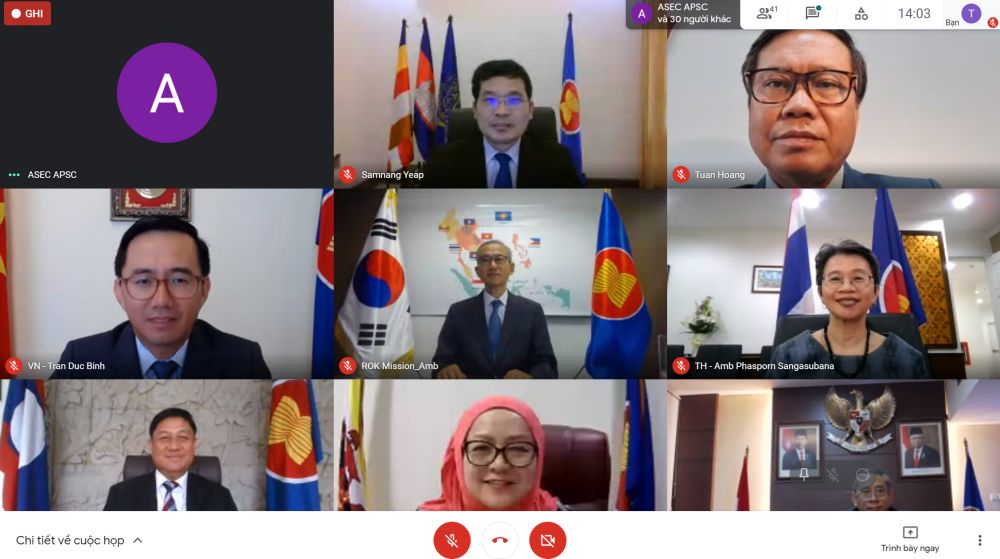 Đại sứ Trần Đức Bình, Trưởng Phái đoàn Thường trực Việt Nam tại ASEAN đã tham dự cuộc họp. Ủy ban hợp tác chung ASEAN-Hàn Quốc họp định kỳ lần thứ 7