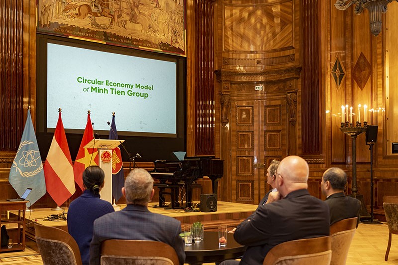 Đại sứ quán đã tổ chức giới thiệu về “Mô hình kinh tế tuần hoàn trong sản xuất cà phê tại Việt Nam” với sự phối hợp của Công ty TNHH sản xuất cà phê Minh Tiến. Đại sứ quán đã tổ chức giới thiệu về “Mô hình kinh tế tuần hoàn trong sản xuất cà phê tại Việt Nam” với sự phối hợp của Công ty TNHH sản xuất cà phê Minh Tiến.