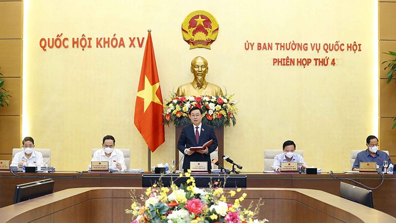 Chủ tịch Quốc hội Vương Đình Huệ phát biểu khai mạc phiên họp. (Nguồn: TTXVN) Chủ tịch Quốc hội Vương Đình Huệ phát biểu khai mạc phiên họp. (Nguồn: TTXVN)