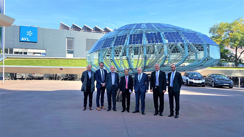 Đại sứ Nguyễn Trung Kiên thăm doanh nghiệp địa phương AVL.