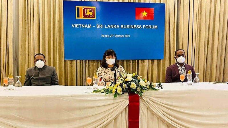Đại sứ Hồ Thị Thanh Trúc phát biểu khai mạc diễn đàn doanh nghiệp Việt Nam-Sri Lanka. Đại sứ Hồ Thị Thanh Trúc phát biểu khai mạc diễn đàn doanh nghiệp Việt Nam-Sri Lanka.