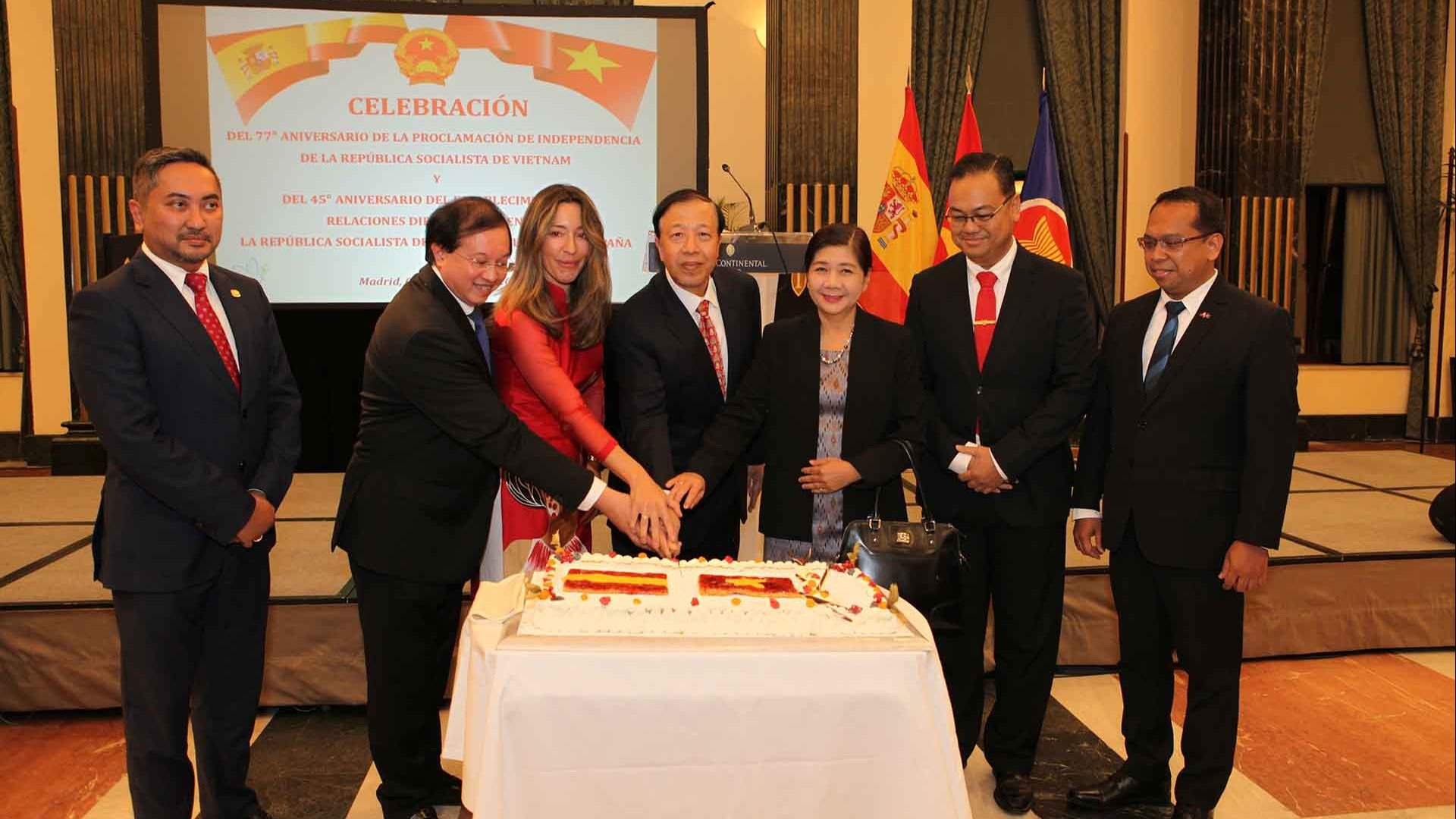 Kỷ niệm 45 năm thiết lập quan hệ ngoại giao Việt Nam-Tây Ban Nha