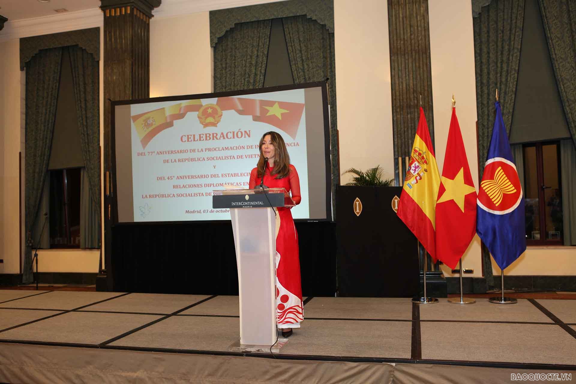 Kỷ niệm 77 năm Quốc khánh và 45 năm ngày thiết lập quan hệ ngoại giao Việt Nam-Tây Ban Nha
