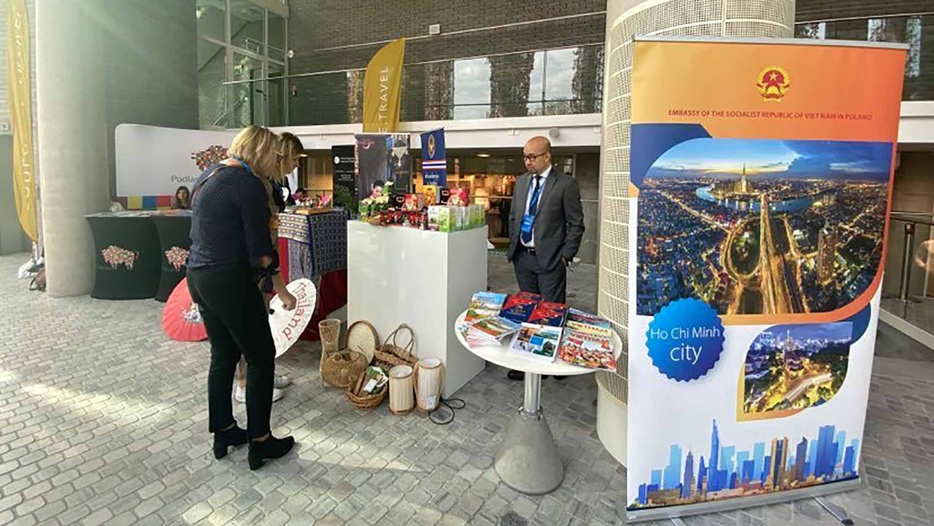 Đại sứ Việt Nam tại Ba Lan tham dự Diễn đàn Kinh tế Podlaskie lần thứ nhất