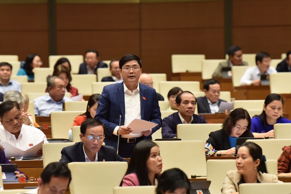 Đại biểu Nguyễn Tuấn Anh (tỉnh Long An). Quốc hội thảo luận về tình hình kinh tế-xã hội và ngân sách nhà nước