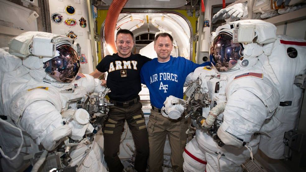 Trạm Vũ trụ Quốc tế: Hành trình 20 năm và tương lai khó định