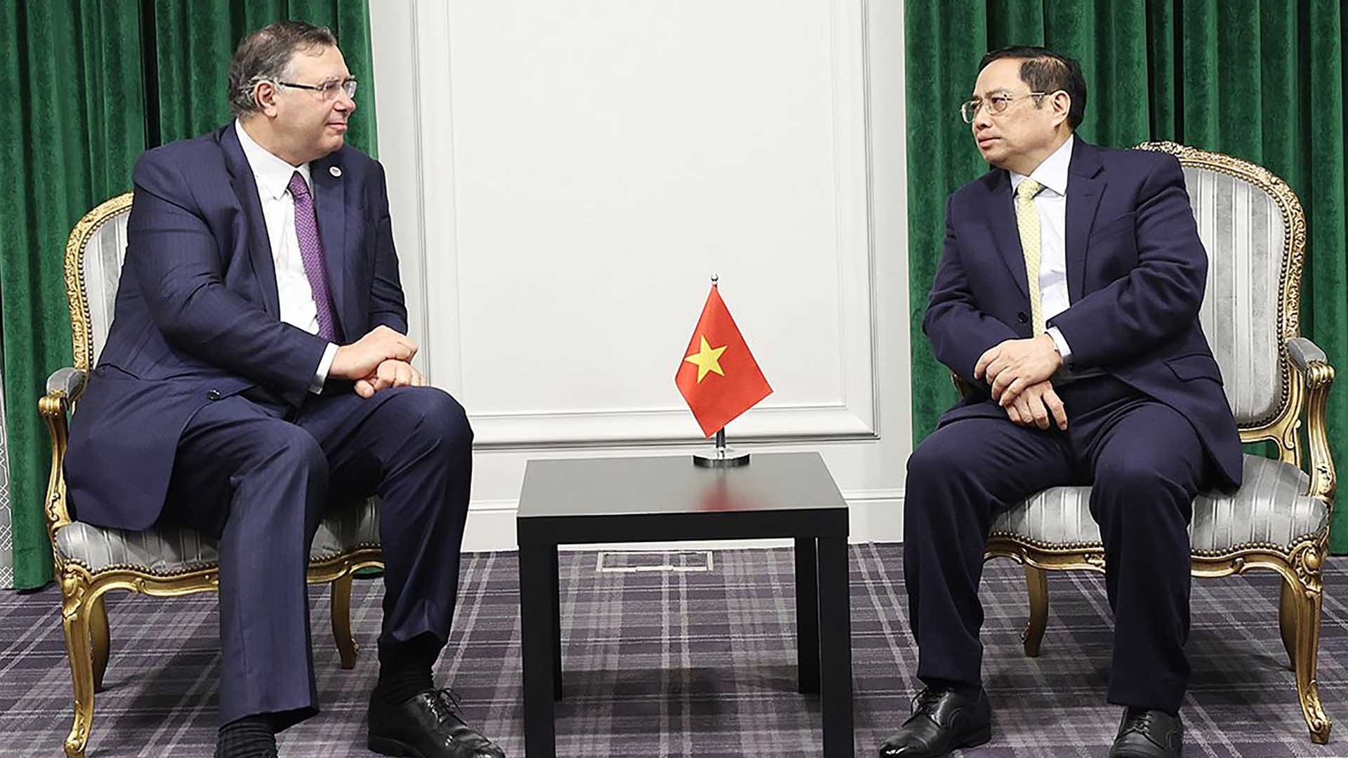 Thủ tướng Phạm Minh Chính tiếp lãnh đạo các tập đoàn, doanh nghiệp hàng đầu của Pháp