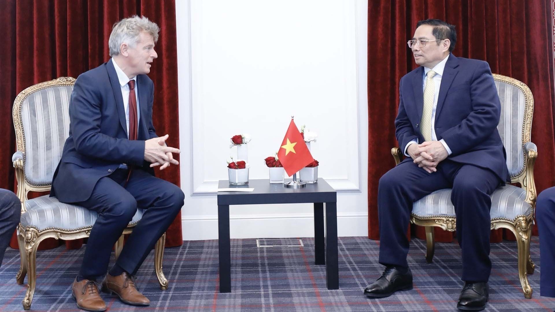 Thủ tướng Phạm Minh Chính tiếp Bí thư toàn quốc Đảng Cộng sản Pháp Fabien Roussel