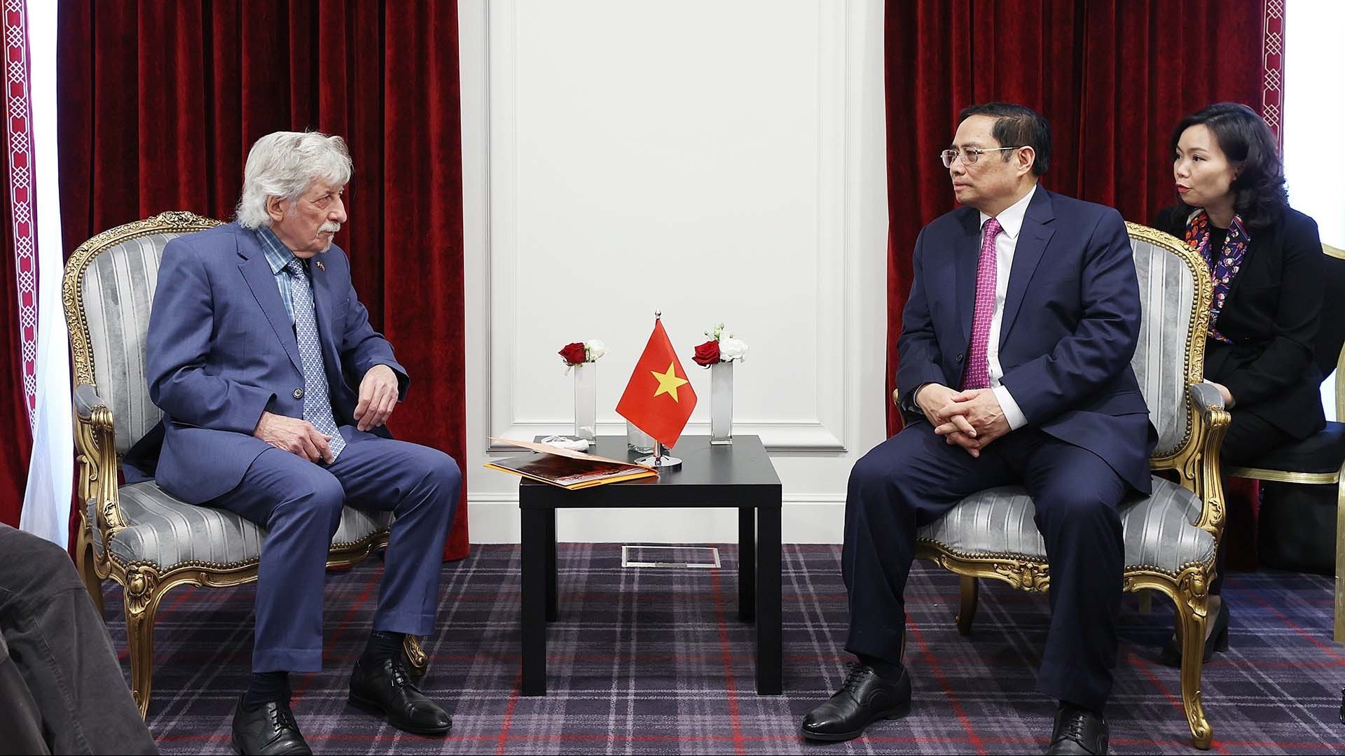 Thủ tướng Phạm Minh Chính tiếp Ban lãnh đạo Hội hữu nghị Pháp-Việt