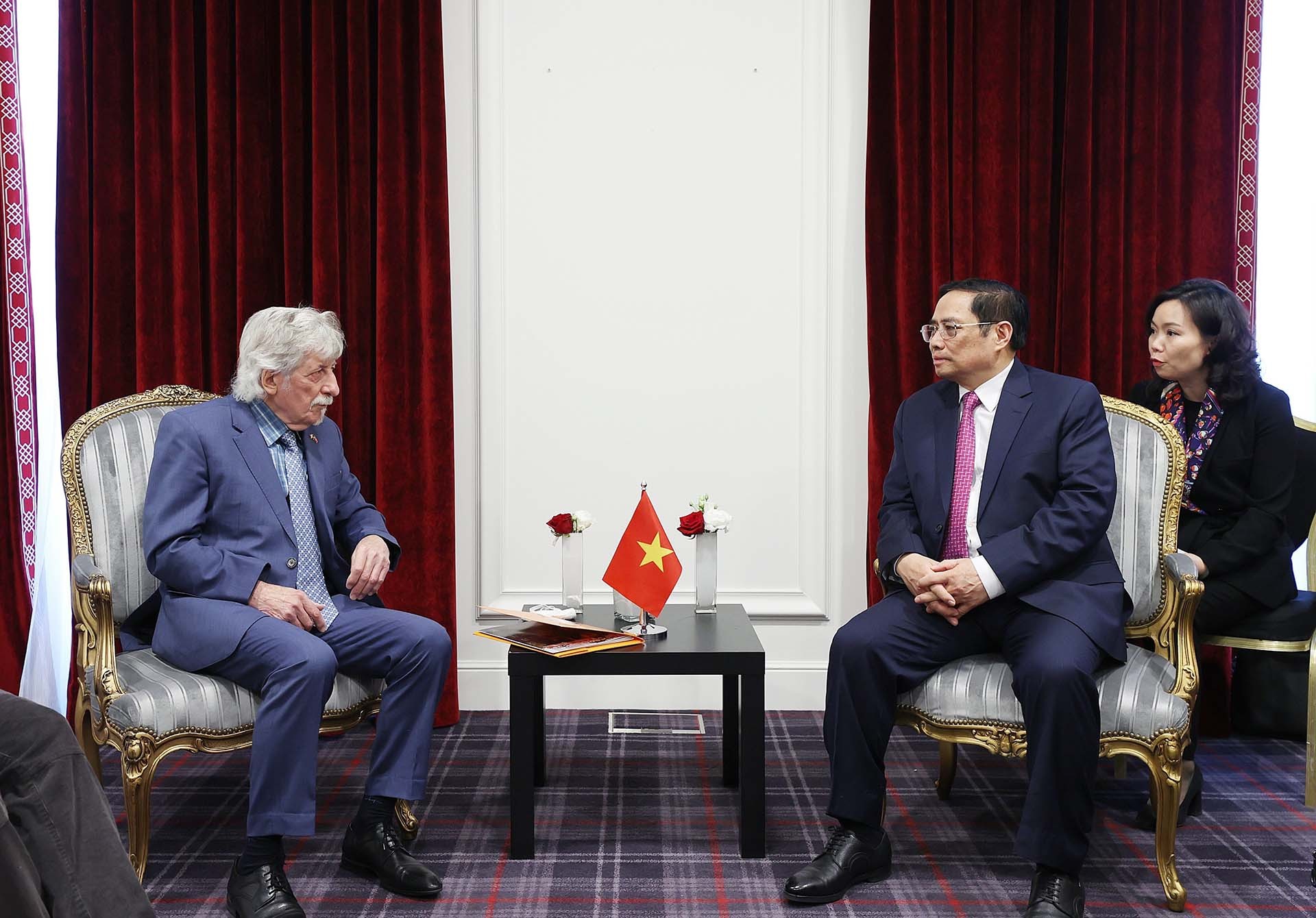 Thủ tướng Phạm Minh Chính tiếp Chủ tịch Hội hữu nghị Pháp-Việt Gérard Daviot. (Nguồn: TTXVN) Thủ tướng Phạm Minh Chính tiếp Chủ tịch Hội hữu nghị Pháp-Việt Gérard Daviot. (Nguồn: TTXVN)