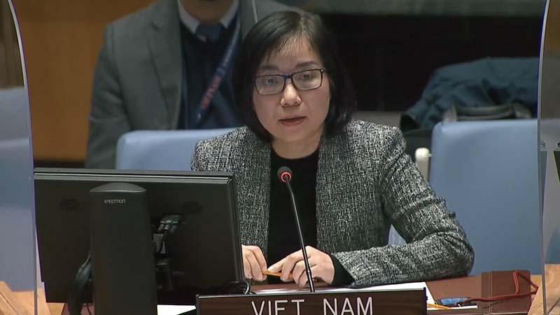 Tham tán Công sứ, Phó Trưởng Phái đoàn Đại diện Thường trực Việt Nam tại LHQ Nguyễn Phương Trà phát biểu tại cuộc họp. Tham tán Công sứ, Phó Trưởng Phái đoàn Đại diện Thường trực Việt Nam tại LHQ Nguyễn Phương Trà phát biểu tại cuộc họp.