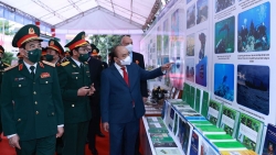 Chủ tịch nước Nguyễn Xuân Phúc thăm, làm việc tại Trung tâm Nhiệt đới Việt-Nga