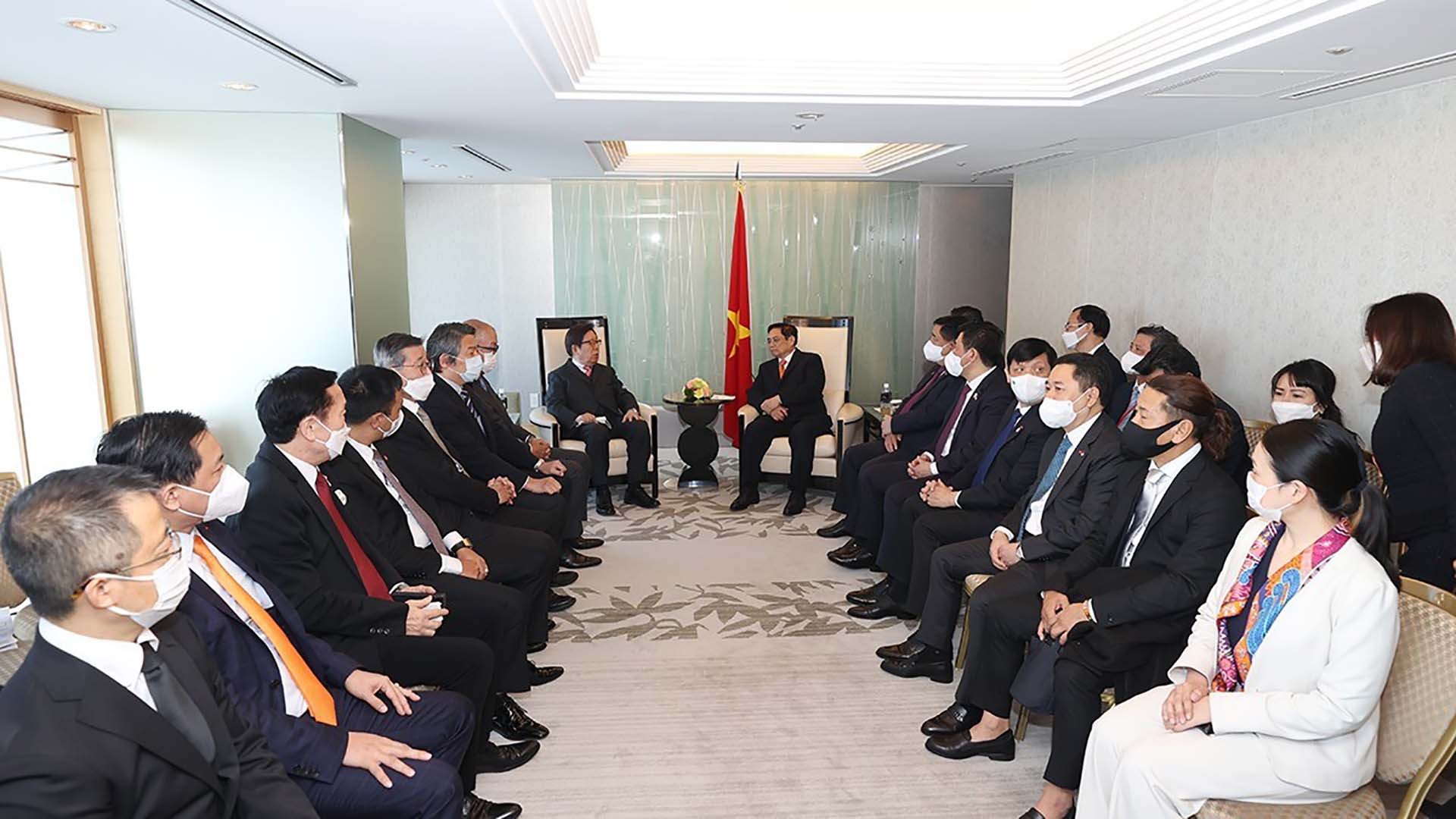 Thủ tướng Phạm Minh Chính tiếp lãnh đạo một số trường đại học và tập đoàn của Nhật Bản. (Nguồn: TTXVN)