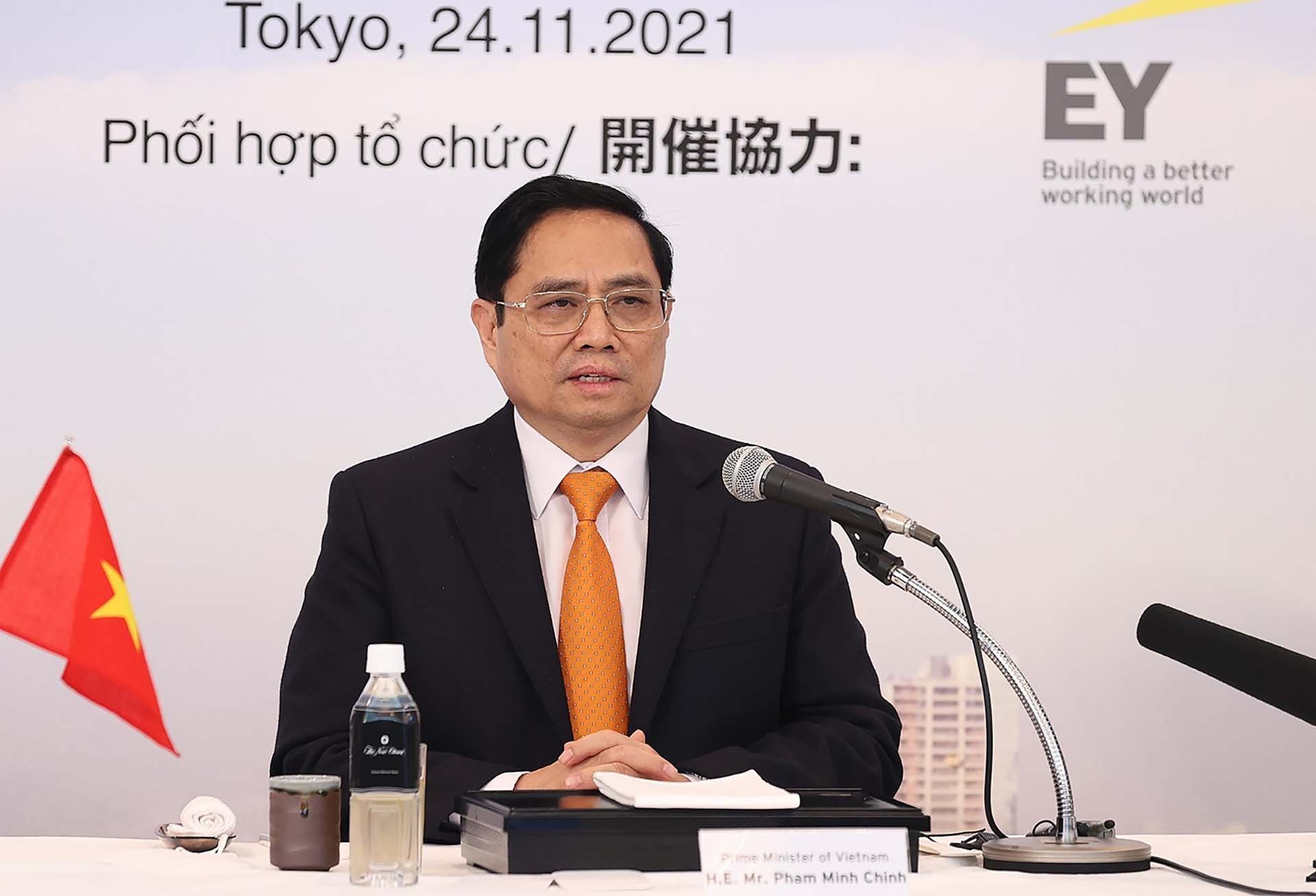 Thủ tướng Phạm Minh Chính đối thoại với các nhà đầu tư Nhật Bản. (Nguồn: TTXVN)