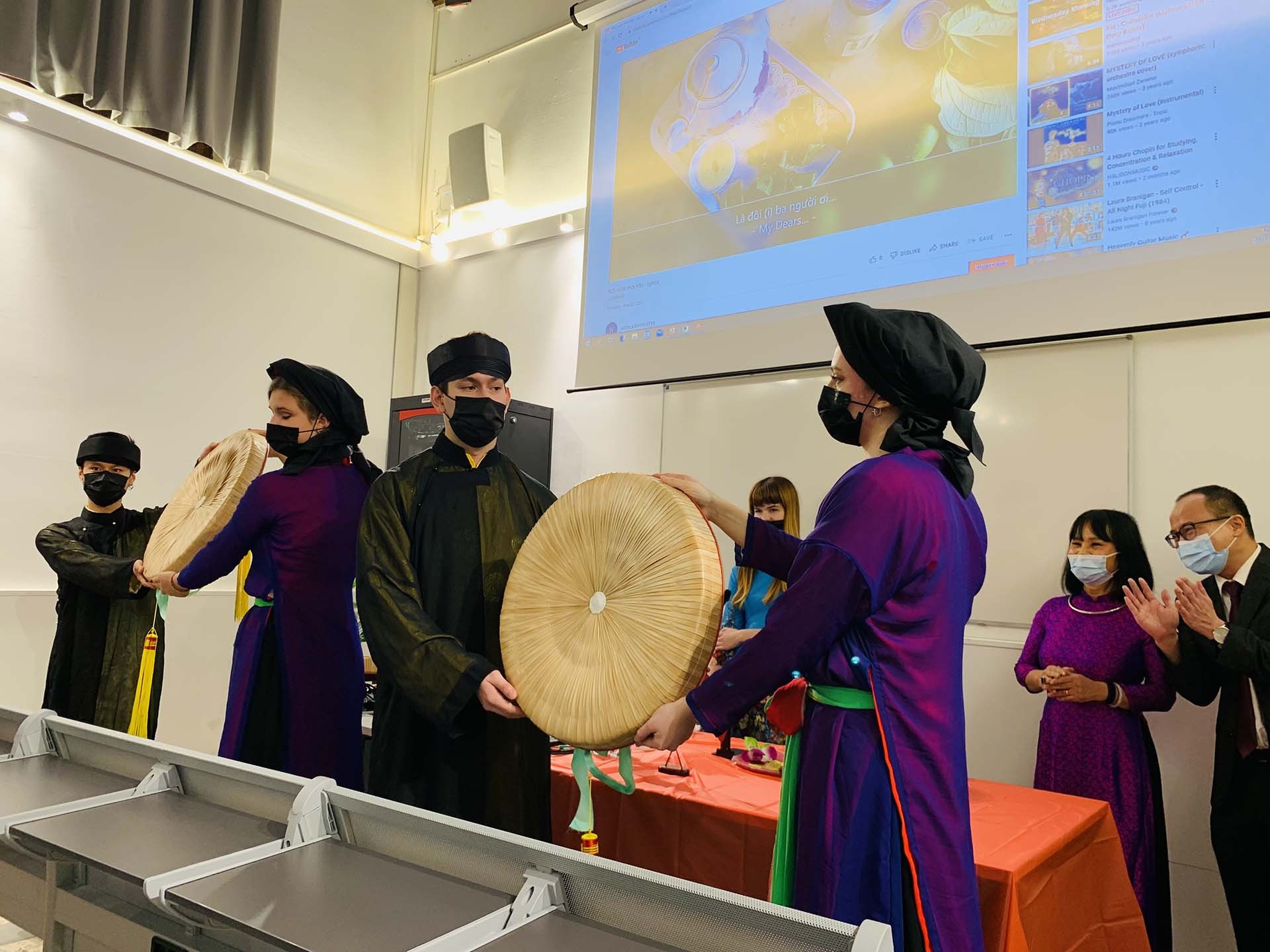 Tăng cường hợp tác kinh tế và giáo dục đại học với vùng Veneto, Italy