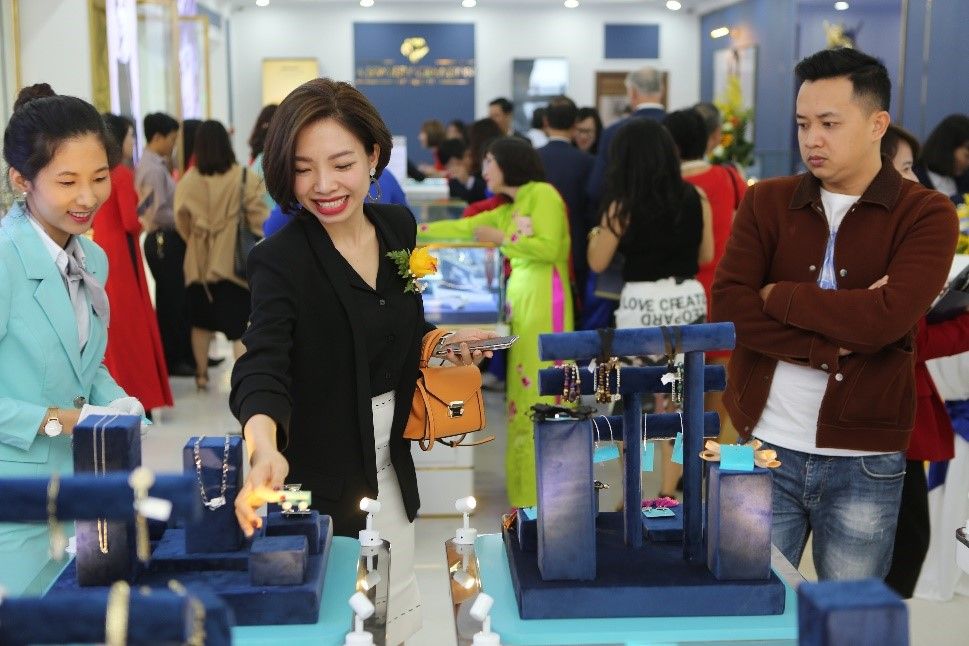 khai truong trung tam vang bac da quy thoi trang ajc