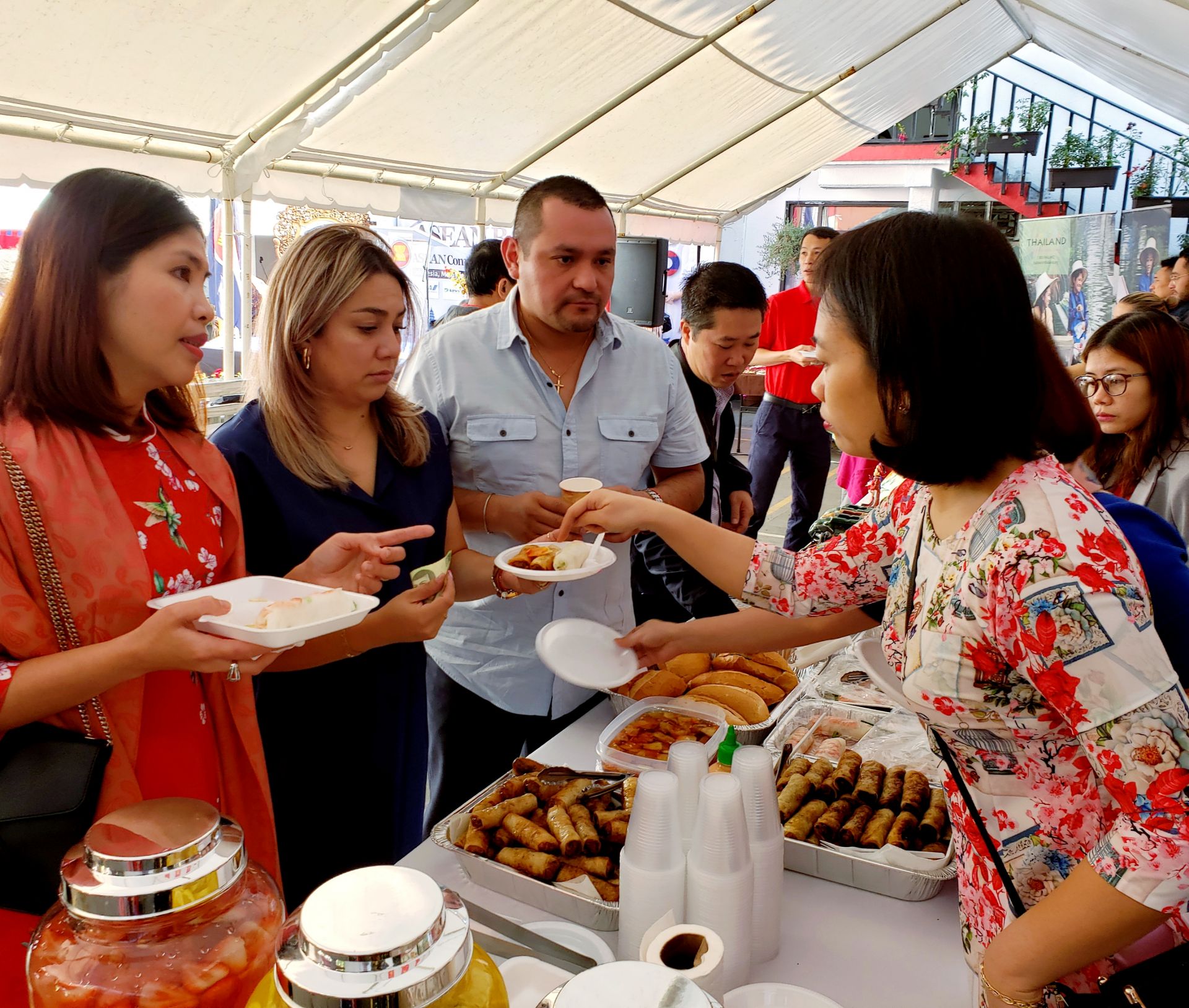 Ủy ban ASEAN tại Mexico tổ chức Hội chợ Bazaar quảng bá văn hóa uy ban asean tai mexico to chuc hoi cho bazaar quang ba van hoa