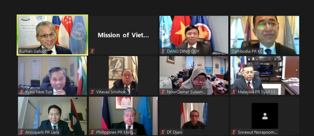 Việt NamNgày 7/12, với vai trò Chủ tịch Ủy ban ASEAN tại New York năm 2020, Phái đoàn Việt Nam tại Liên hợp quốc đã tổ chức cuộc họp trực tuyến nhằm điểm lại các hoạt động của Ủy ban trong cả năm, bàn giao vai trò Chủ tịch Ủy ban ASEAN tại New York năm 2021 cho Brunei chủ trì hợp tổng kết Ủy ban ASEAN tại New York