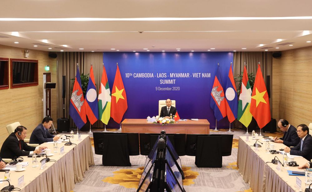 Đoàn Việt Nam tháp tùng Thủ tướng Chính phủ dự Hội nghị gồm đại diện Lãnh đạo các Bộ: Ngoại giao; Công Thương; Giao thông vận tải; Giáo dục và Đào tạo; Kế hoạch và Đầu tư; Nông nghiệp và Phát triển nông thôn; Tài nguyên và Môi trường; Văn hóa, Thể thao và