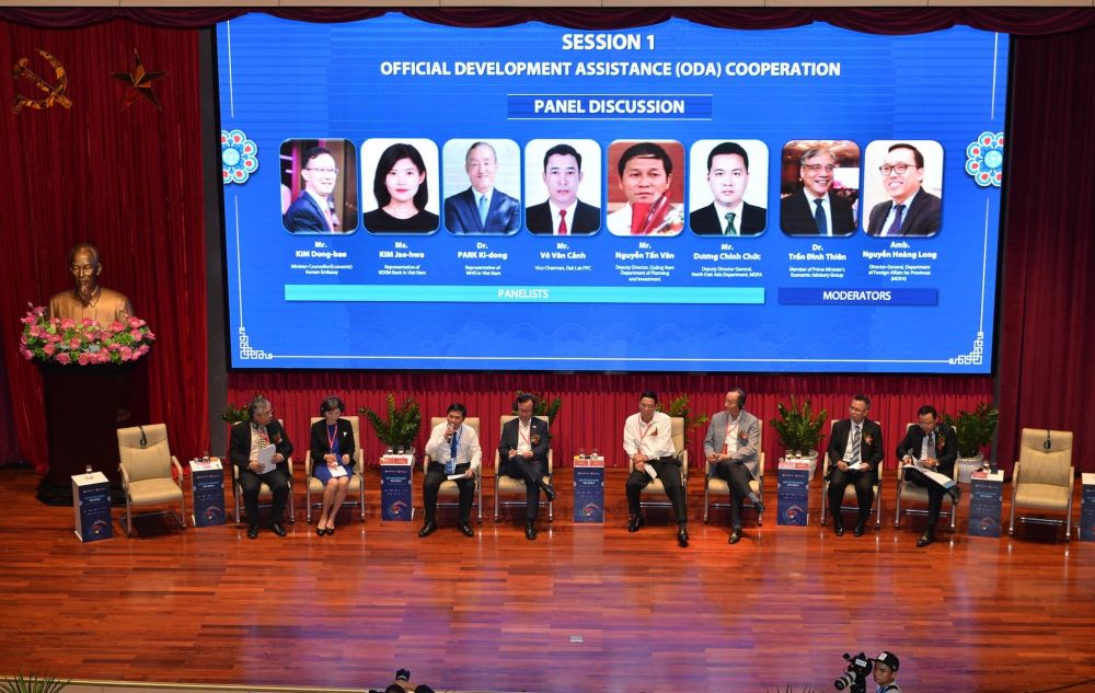 Công tác hỗ trợ đối ngoại địa phương trong quá trình hội nhập quốc tế sâu rộng của đất nước: kết quả triển khai năm 2020 và định hướng năm 2021