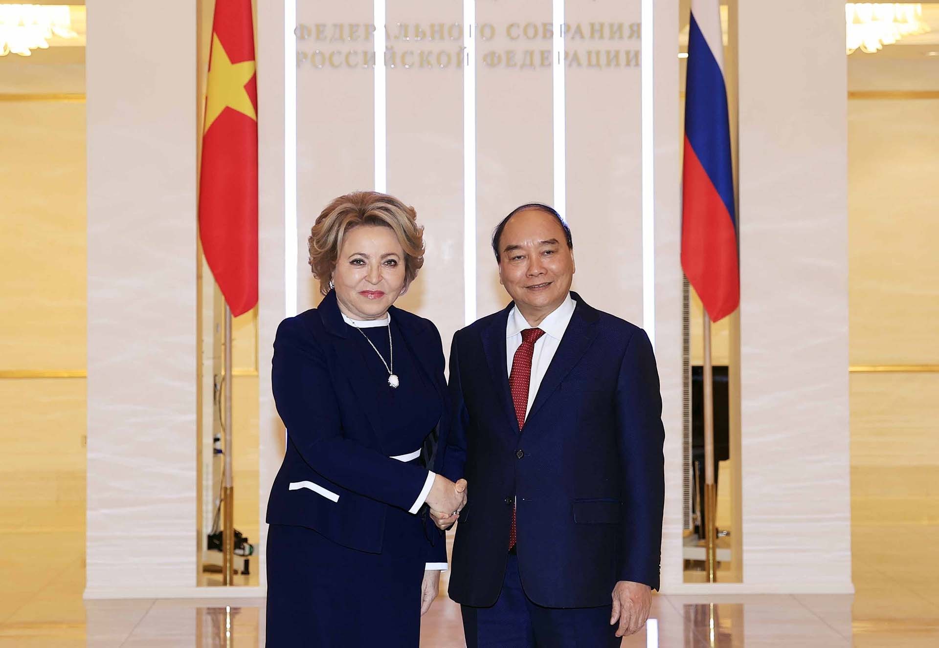 Chủ tịch nước Nguyễn Xuân Phúc gặp Chủ tịch Hội đồng Liên bang Nga Valentina Matvienko. (Nguồn: TTXVN) Chủ tịch nước Nguyễn Xuân Phúc gặp Chủ tịch Hội đồng Liên bang Nga Valentina Matvienko. (Nguồn: TTXVN)