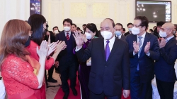 Chủ tịch nước Nguyễn Xuân Phúc gặp mặt đại diện kiều bào Việt Nam tại LB Nga