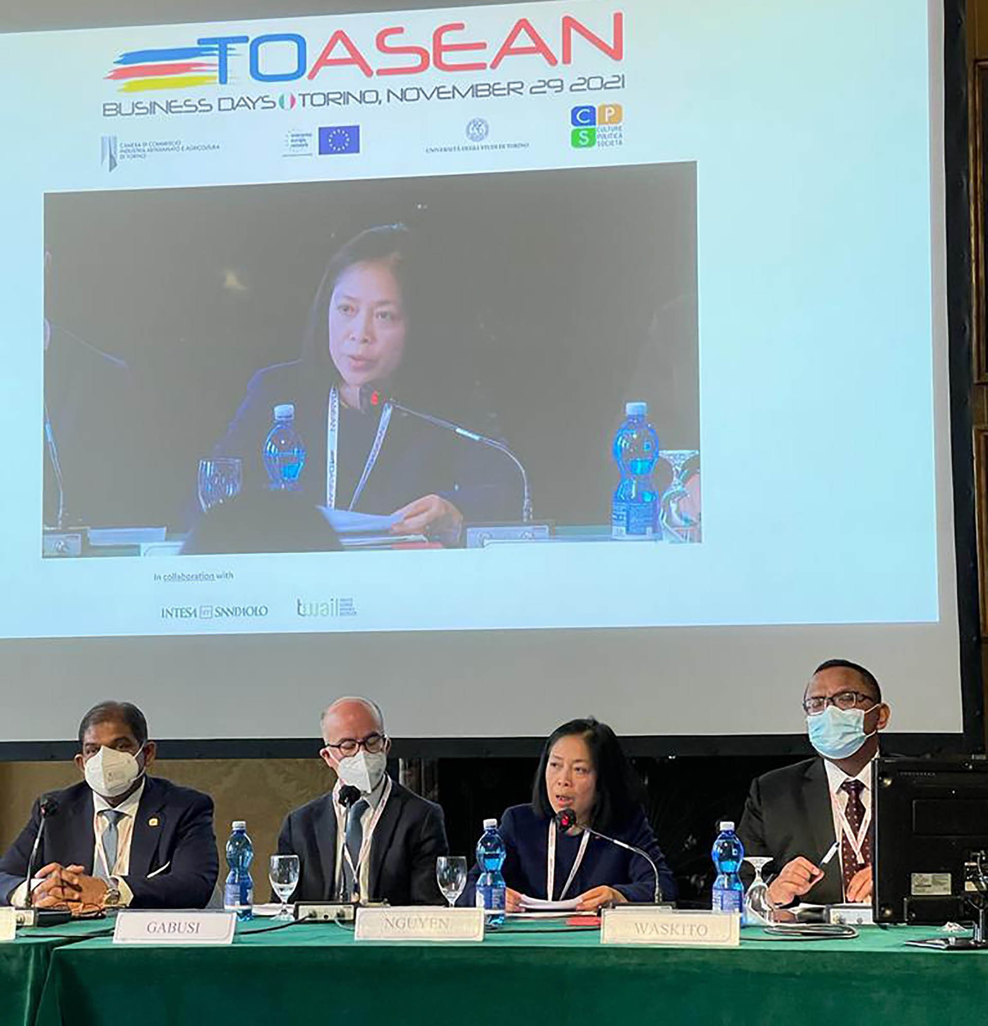 Đại sứ Việt Nam tại Italy Nguyễn Thị Bích Huệ phát biểu tại phiên khai mạc Diễn đàn.