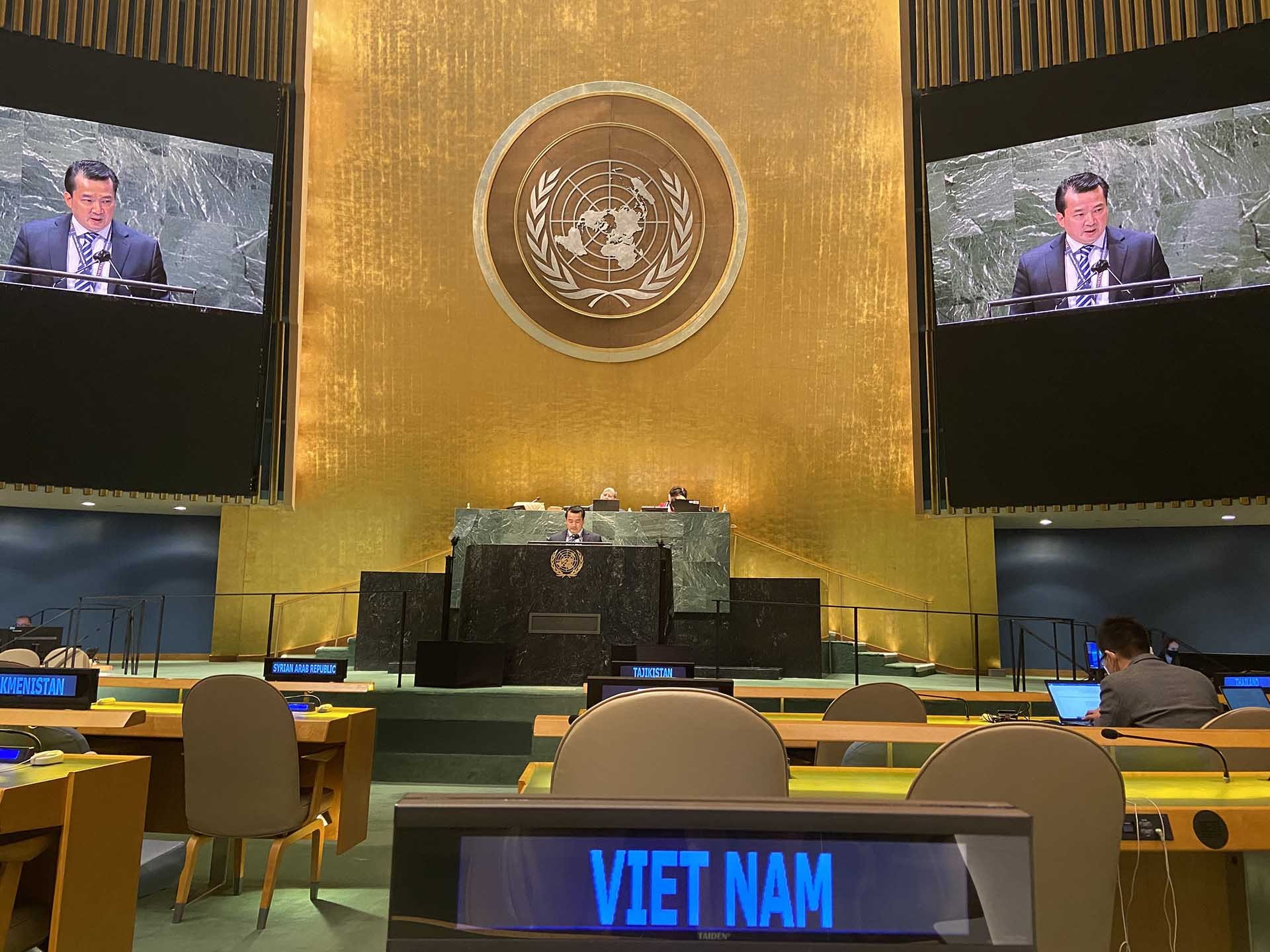 Đại sứ Phạm Hải Anh, Đại biện lâm thời của Việt Nam tại LHQ phát biểu tại cuộc họp. Đại sứ Phạm Hải Anh, Đại biện lâm thời của Việt Nam tại LHQ phát biểu tại cuộc họp.