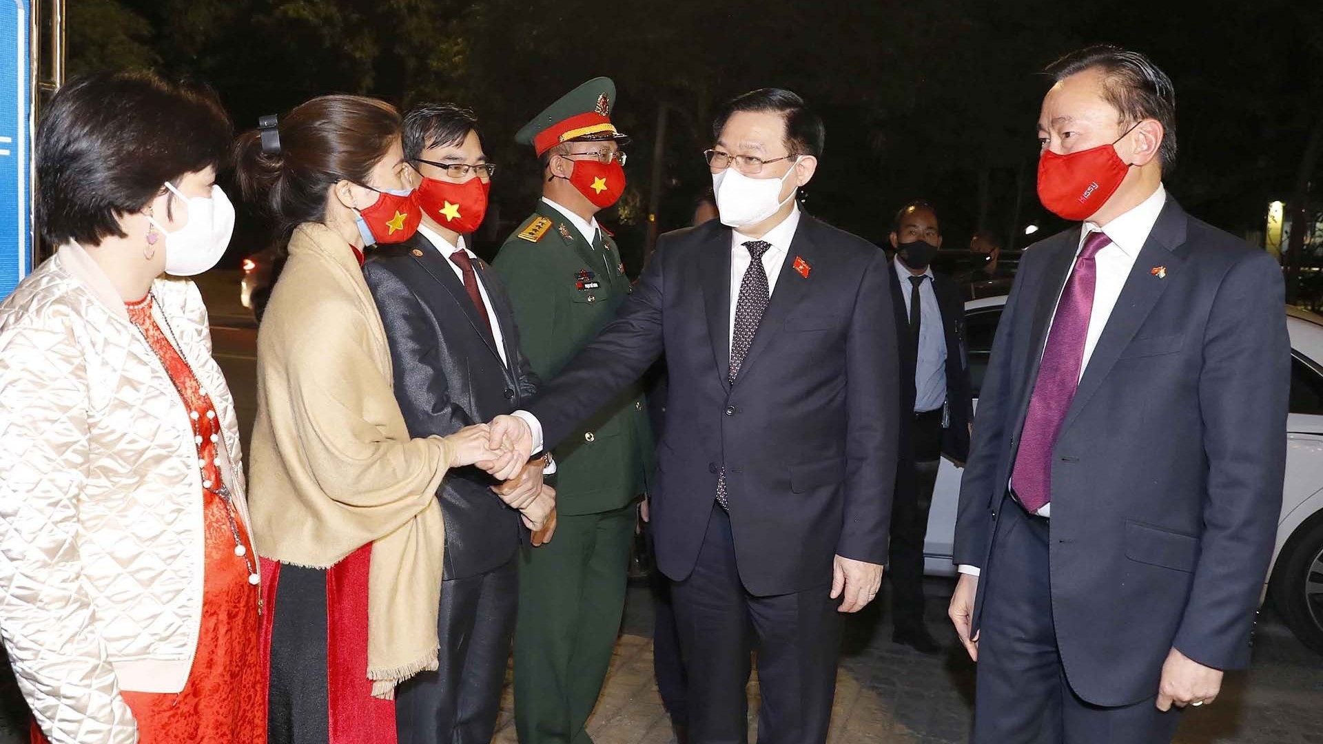 Chủ tịch Quốc hội Vương Đình Huệ thăm Đại sứ quán và gặp cộng đồng người Việt Nam tại Ấn Độ