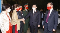 Chủ tịch Quốc hội Vương Đình Huệ thăm Đại sứ quán và gặp cộng đồng người Việt Nam tại Ấn Độ