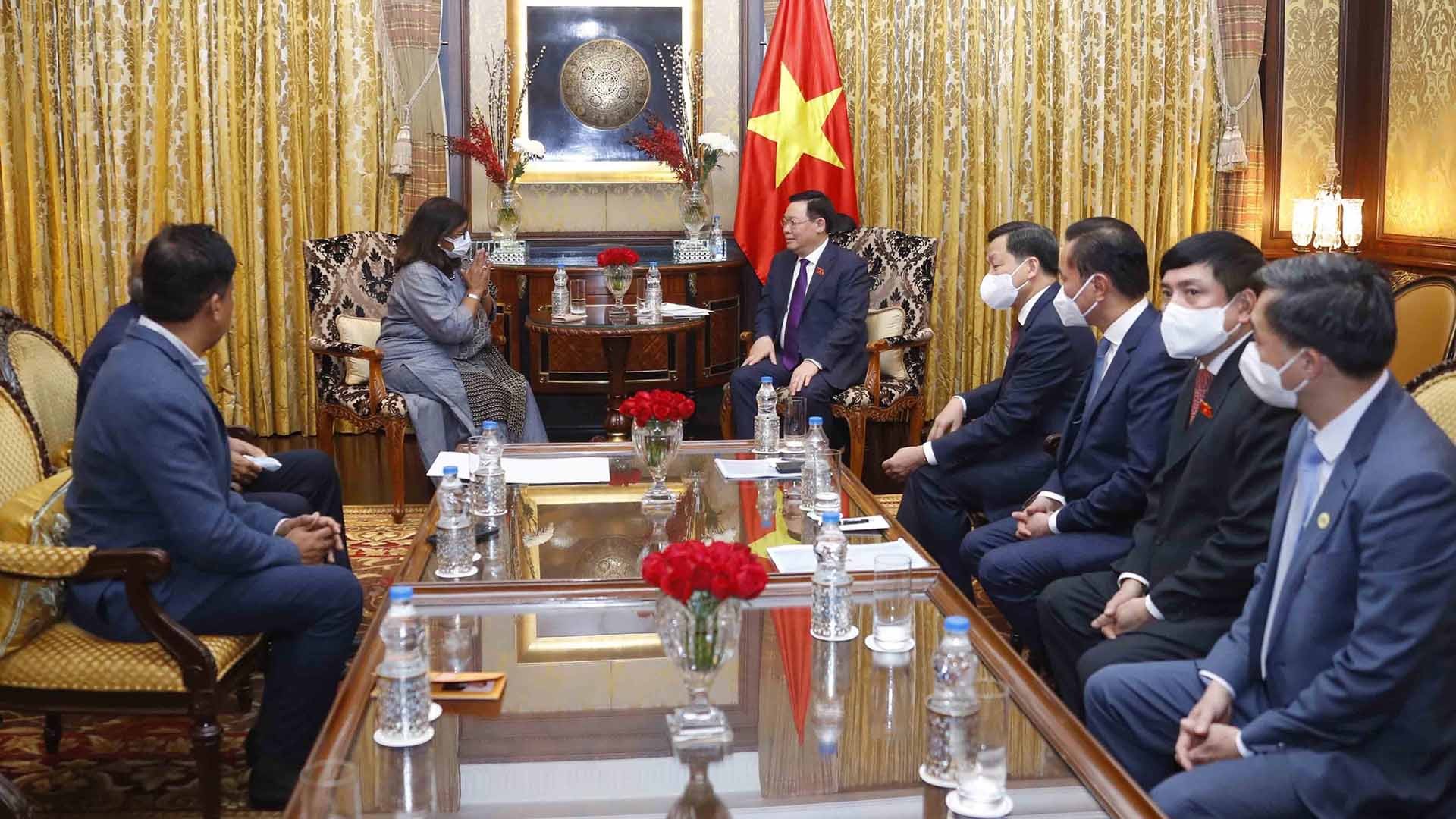 Chủ tịch Quốc hội Vương Đình Huệ tiếp bà Suchitra Ella, Giám đốc điều hành Tập đoàn Bharat Biotech. (Nguồn: TTXVN) Chủ tịch Quốc hội Vương Đình Huệ tiếp bà Suchitra Ella, Giám đốc điều hành Tập đoàn Bharat Biotech. (Nguồn: TTXVN)