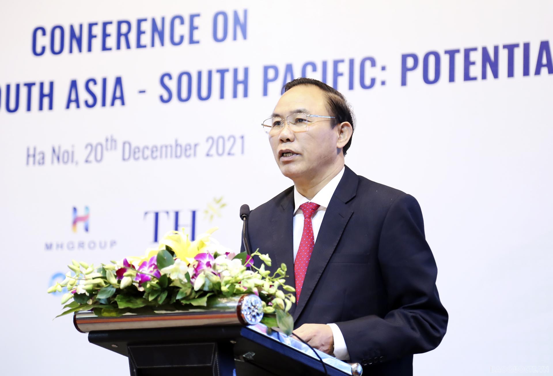 Thứ trưởng Bộ Nông nghiệp và Phát triển Nông thôn Phùng Đức Tiến phát biểu (Ảnh: Quang Hòa)