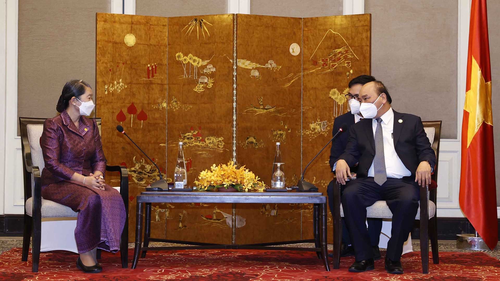 Chủ tịch nước Nguyễn Xuân Phúc tiếp bà Men Sam An, Phó Thủ tướng, Bộ trưởng Bộ Quan hệ Quốc hội, Thượng viện và Thanh tra Campuchia, Chủ tịch hội Hữu nghị Campuchia-Việt Nam. (Nguồn: TTXVN) Chủ tịch nước Nguyễn Xuân Phúc tiếp bà Men Sam An, Phó Thủ tướng, Bộ trưởng Bộ Quan hệ Quốc hội, Thượng viện và Thanh tra Campuchia, Chủ tịch hội Hữu nghị Campuchia-Việt Nam. (Nguồn: TTXVN)