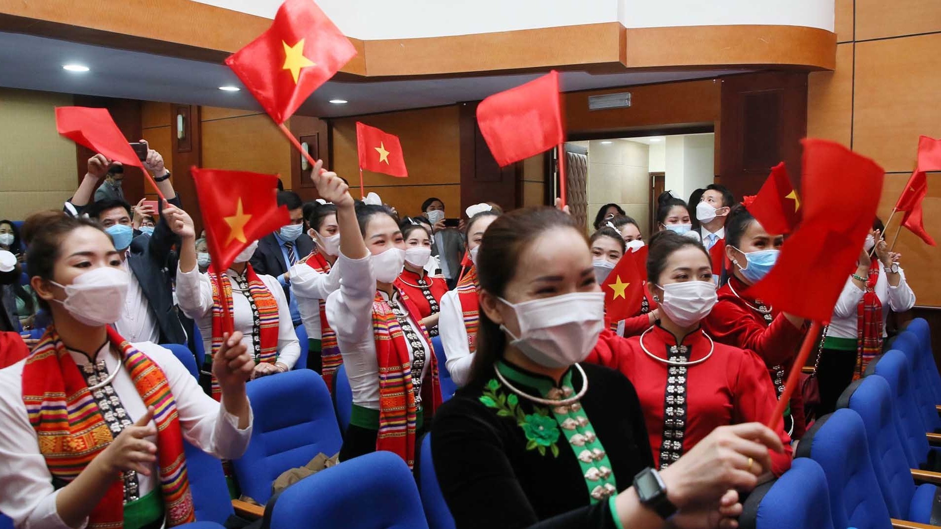 Niềm vui và trách nhiệm với Xòe Thái