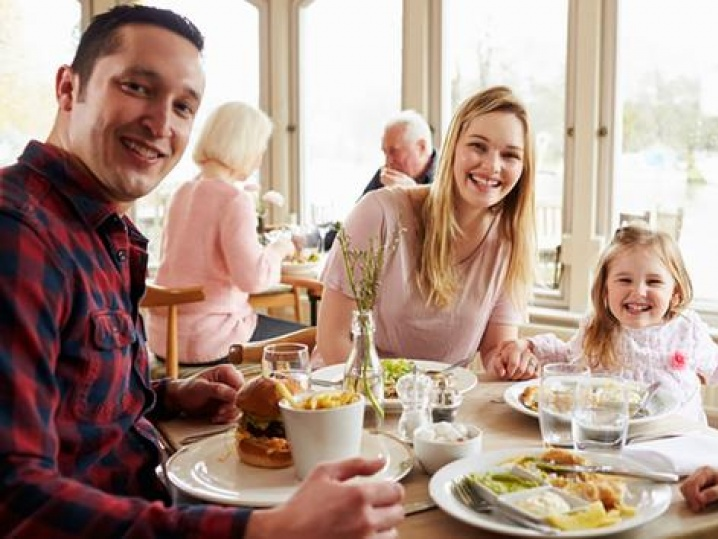 Nhà hàng giảm giá cho… trẻ ngoan