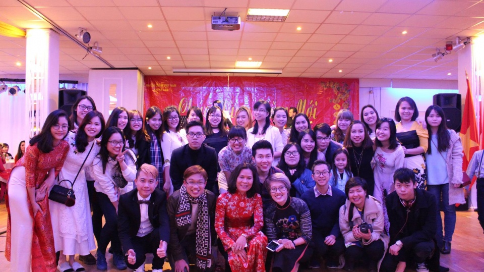 doi dao suc tre va tai nang viet o ha lan