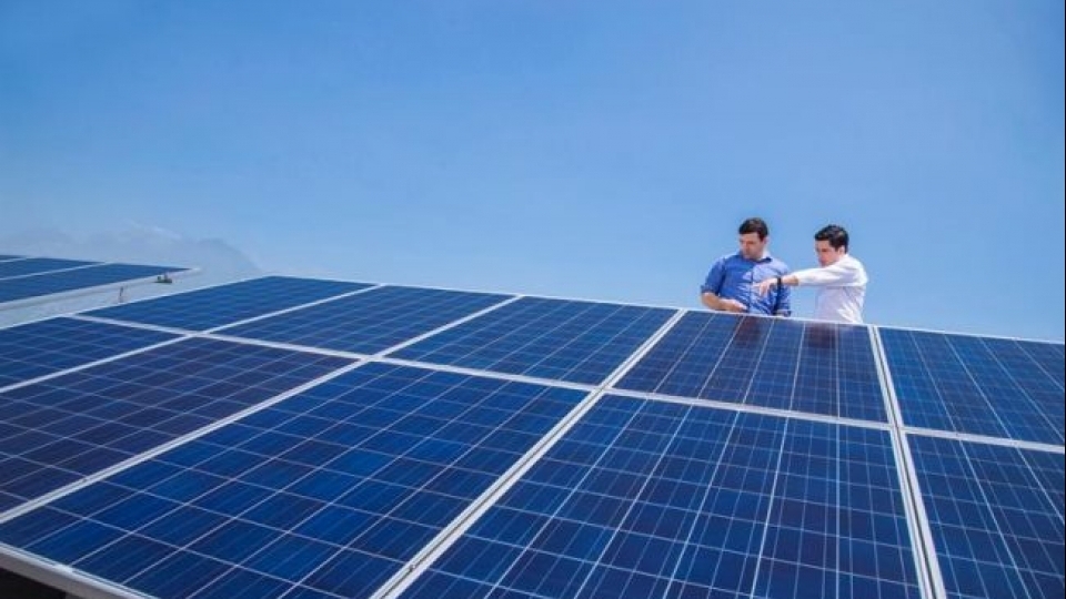 Mỹ tiến gần hơn đến việc áp thuế khủng lên pin mặt trời nhập khẩu từ Đông Nam Á